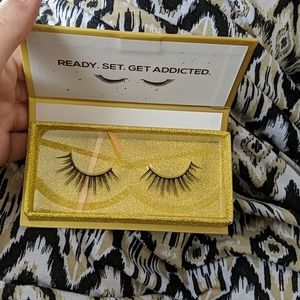 Lashaholic luxury lashes NEW
